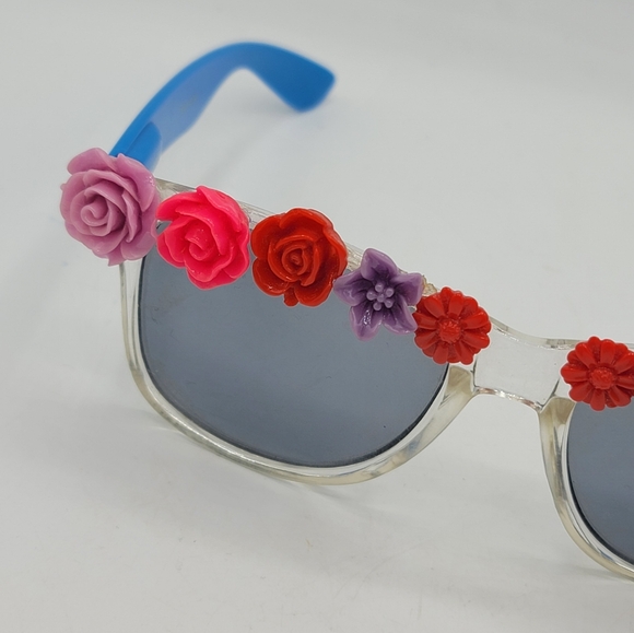 Floral Embellished Sunglasses, Blue Arms, Trendy Festival Wear - Picture 5 of 5